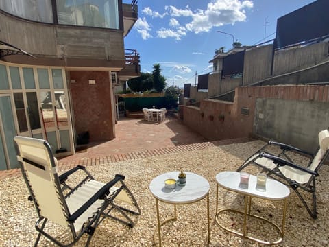 Patio, Balcony/Terrace, sunbed