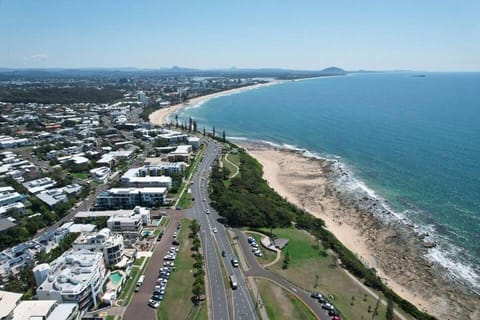 Neighbourhood, Bird's eye view, Beach, Location