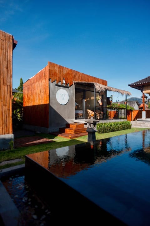 Property building, Swimming pool