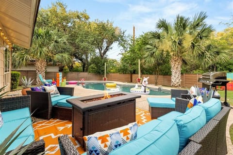 Patio, Seating area, Swimming pool, Swimming pool