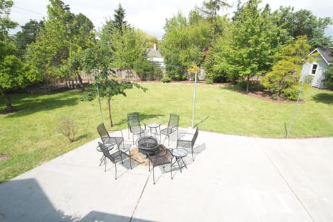 Patio, BBQ facilities