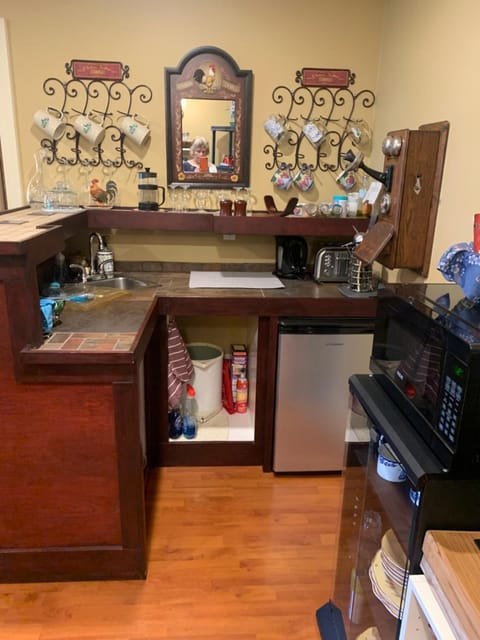 Shoreside Private room Vacation rental in Sechelt