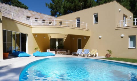 Swimming pool, Swimming pool