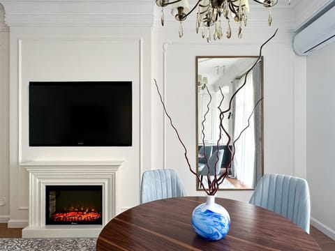TV and multimedia, Dining area