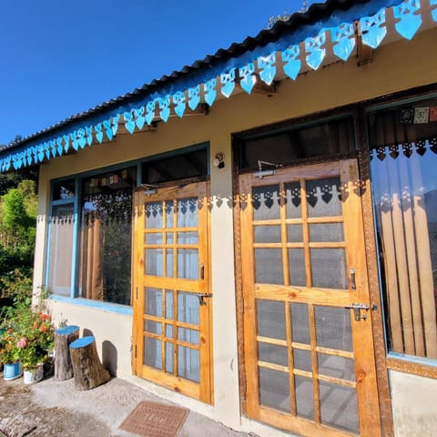 Property building, View (from property/room), Balcony/Terrace, Balcony/Terrace, Bedroom