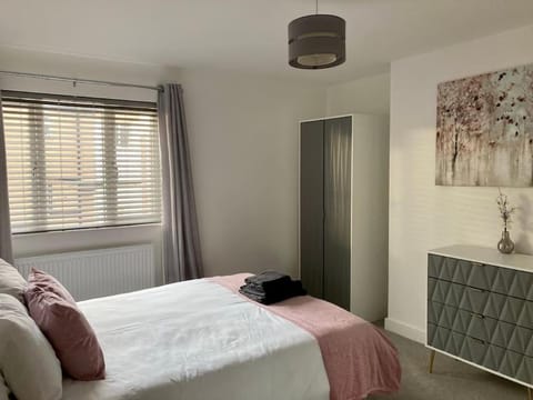 Spacious Newly Built Apartment - Colwyn Bay Apartment in Wales