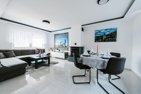 Living room, Dining area