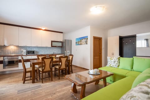 Jasmir Apartment - Free parking near the beach Apartment in Makarska