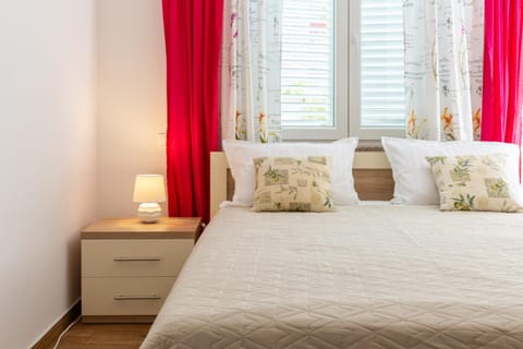 Jasmir Apartment - Free parking near the beach Apartment in Makarska