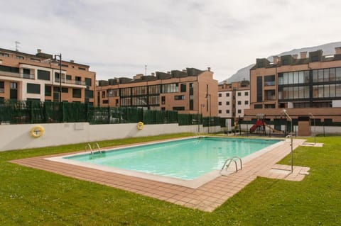 Swimming pool, Swimming pool