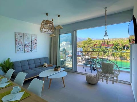 View (from property/room), Balcony/Terrace, Living room, Dining area, Sea view, Sea view