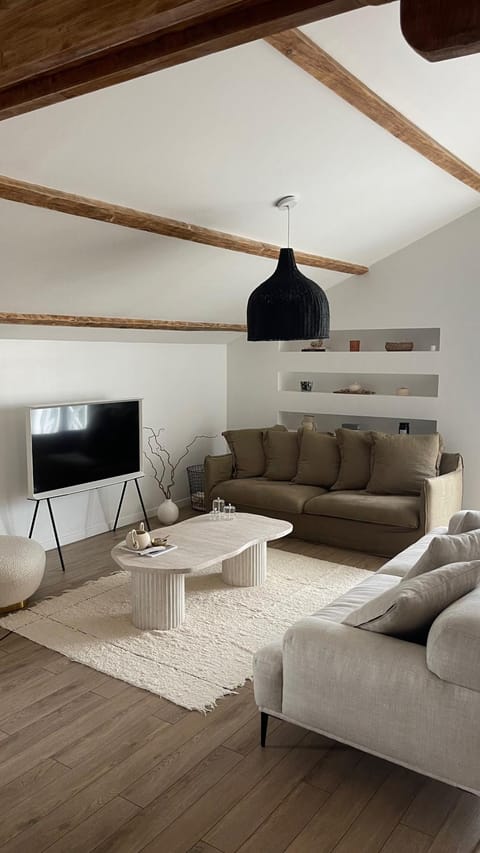 Communal lounge/ TV room, Communal lounge/ TV room, Living room