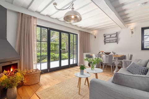 View (from property/room), Living room, Seating area, Dining area