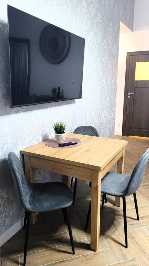 TV and multimedia, Dining area