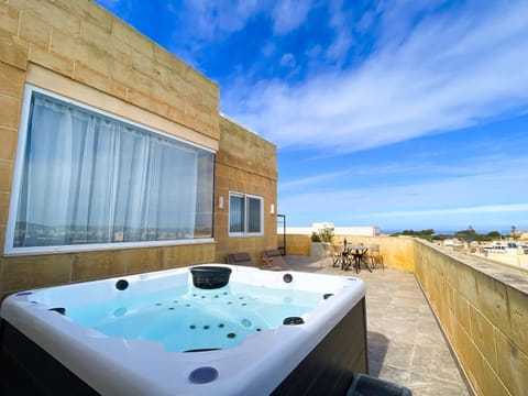 Hot Tub, View (from property/room), Balcony/Terrace