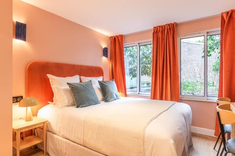 Bed, Photo of the whole room, Bedroom