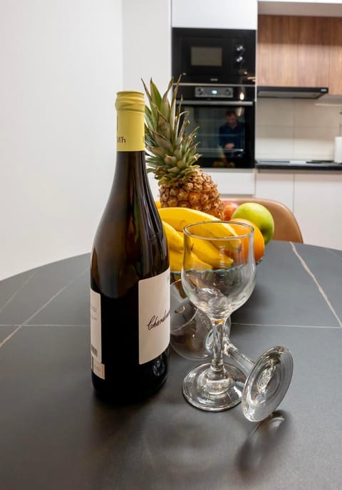 Kitchen or kitchenette, Food and drinks, Drinks