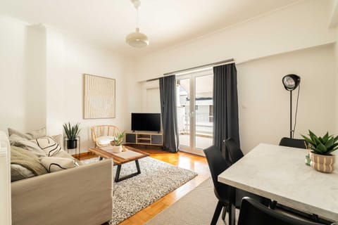 Living room, Photo of the whole room, Seating area, Dining area