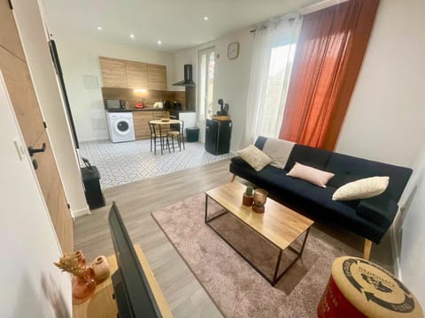 Pleyel cosy Apartment in Saint-Denis, France