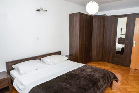 Bed, Bedroom, wardrobe