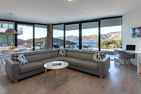 Living room, Sea view