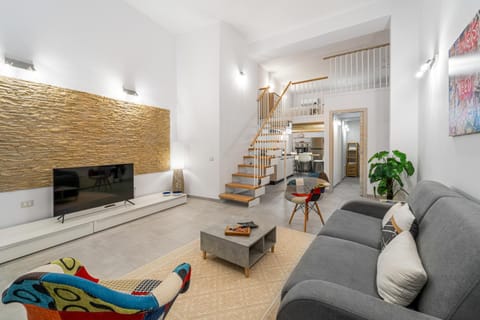Communal lounge/ TV room, TV and multimedia, Living room, Seating area
