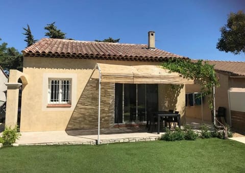 Jolie maison de ville au calme Villa in Provence-Alpes-Côte d'Azur