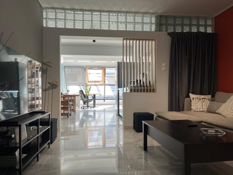 Communal lounge/ TV room, Living room, Seating area