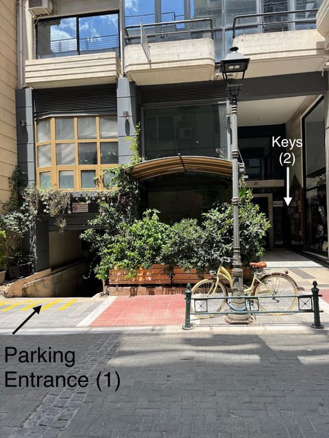Property building, Facade/entrance, Location, Parking
