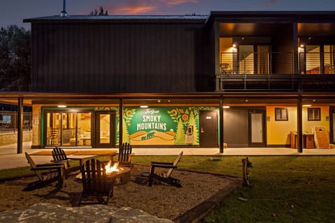 Roamstead Smoky Mountains Campground/
RV Resort in Cosby