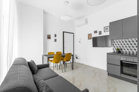 Kitchen or kitchenette, Living room, Dining area, stove