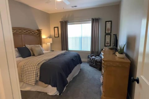 Main Floor New Charming 2 Bedroom Condo Apartment in Bettendorf