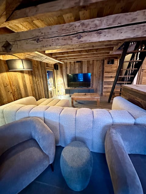 Chalet Jean (Coeur de Morzine) Jacuzzi & Sauna House in Morzine