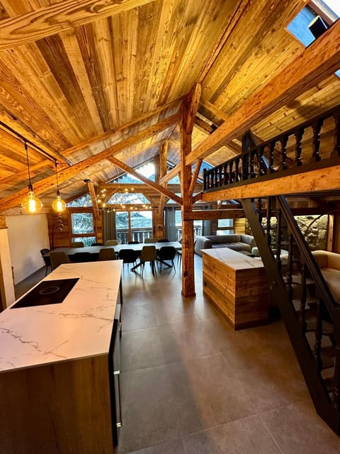 Chalet Jean (Coeur de Morzine) Jacuzzi & Sauna House in Morzine