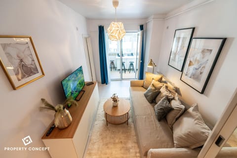 Communal lounge/ TV room, TV and multimedia, Living room, Seating area, Evening entertainment