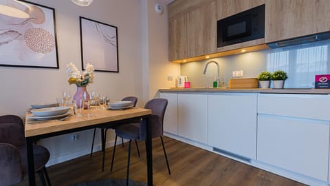Dining area, minibar
