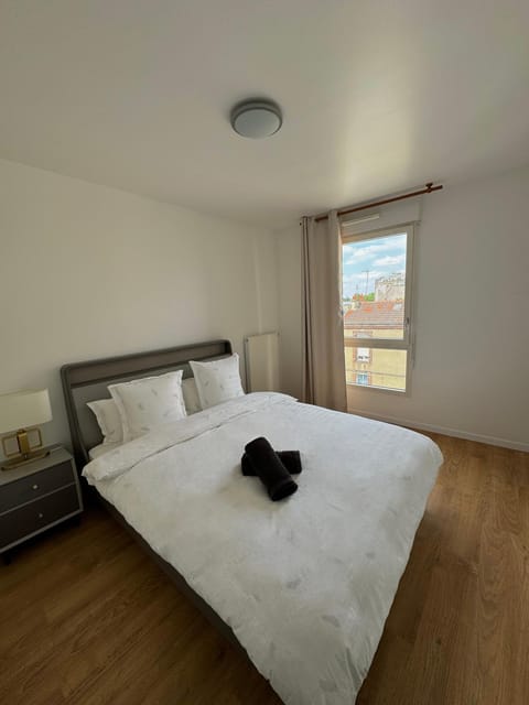Appartement moderne avec Balcon proche de Paris Apartment in Aubervilliers