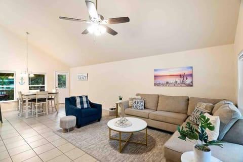 The Lake House House in Spring Branch