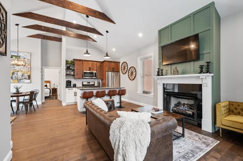 TV and multimedia, Kitchen or kitchenette, Living room