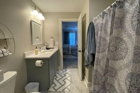 New Beautiful 3 Bedroom Condo in Bettendorf Apartment in Bettendorf