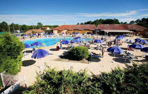 Pool view, Swimming pool, sunbed