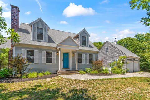 Outdoor entertaining re-imagined Enjoy a new luxury back yard House in North Eastham