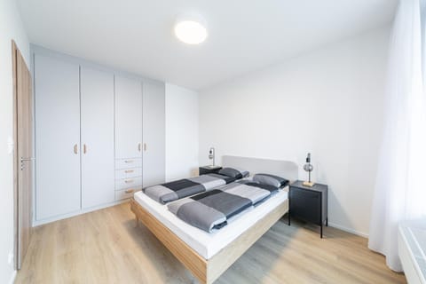 Bed, Photo of the whole room, Bedroom, wardrobe