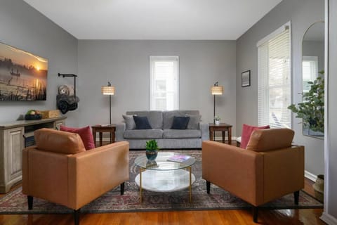 Elegant House 2 min from BSU/Hospital/Downtown Villa in Muncie