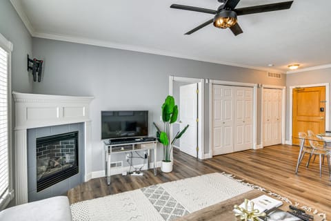 Pet-Friendly Waukee Condo 14 Mi to Des Moines! Apartment in Clive