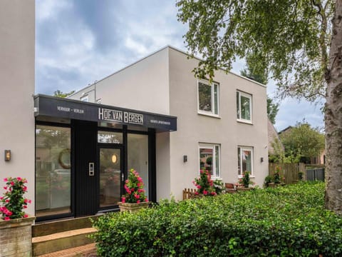 Property building, Facade/entrance, Day
