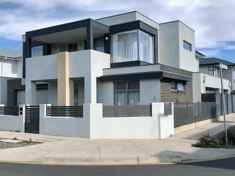 Property building, Day