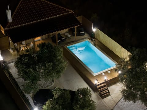 Night, Pool view, Swimming pool, sunbed