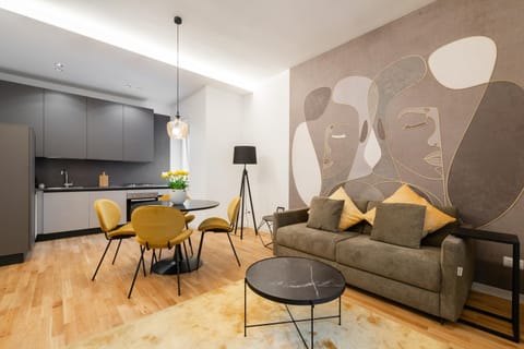 Kitchen or kitchenette, Seating area, Dining area
