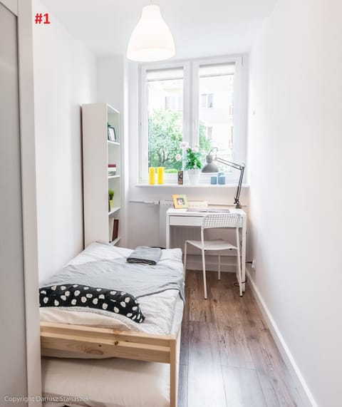 Dining area, Bedroom, towels